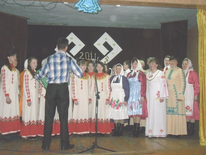 Творческий коллектив Большебуяновского сельского поселения выступил с отчетным концертом 
